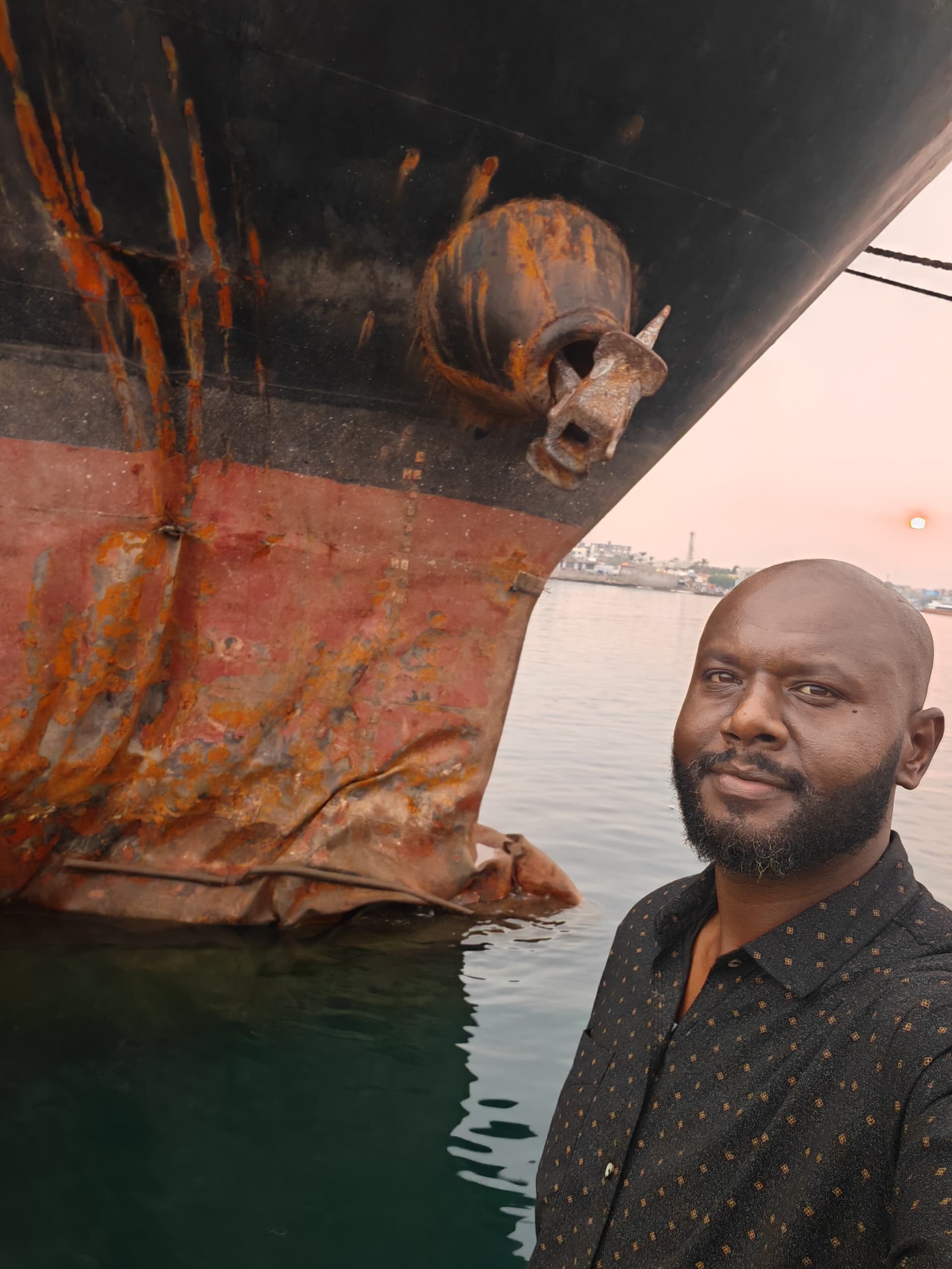 Saving the ship Assina
